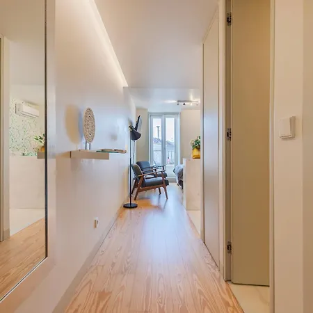 Apartment Trendy In Graca's Heart By Lovelystay
