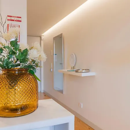 Apartment Trendy In Graca's Heart By Lovelystay Lisbon